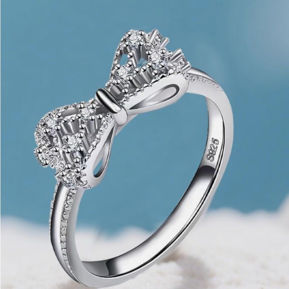 Elegant Sterling Silver Bow Ring Size 8